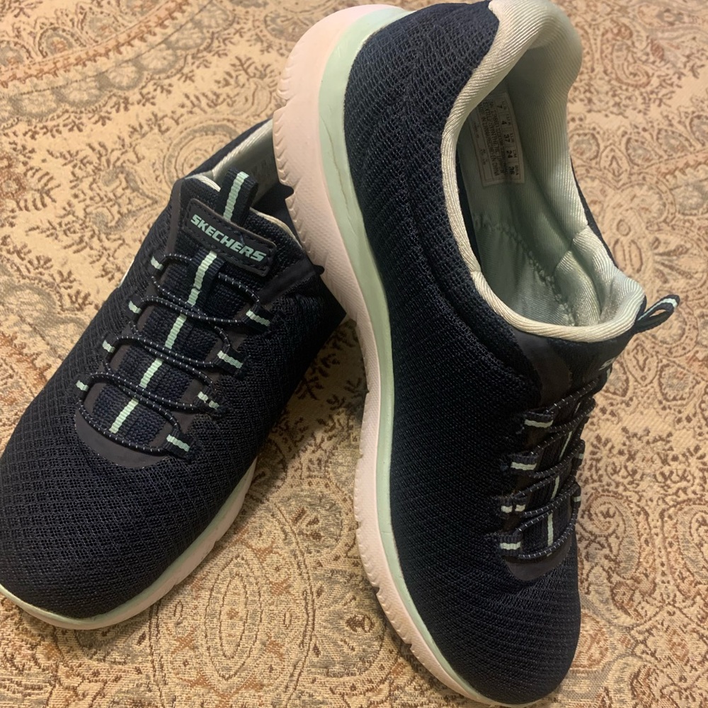 Skechers Women’s Summits Sneakers